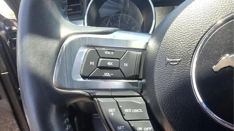 2022 Ford Mustang EcoBoost