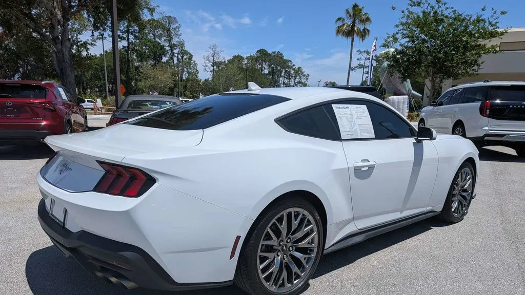 2024 Ford Mustang EcoBoost