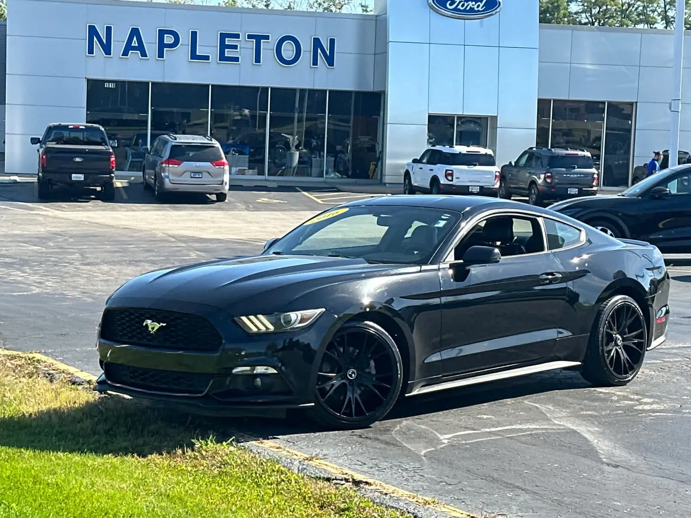 2016 Ford Mustang - $17,990