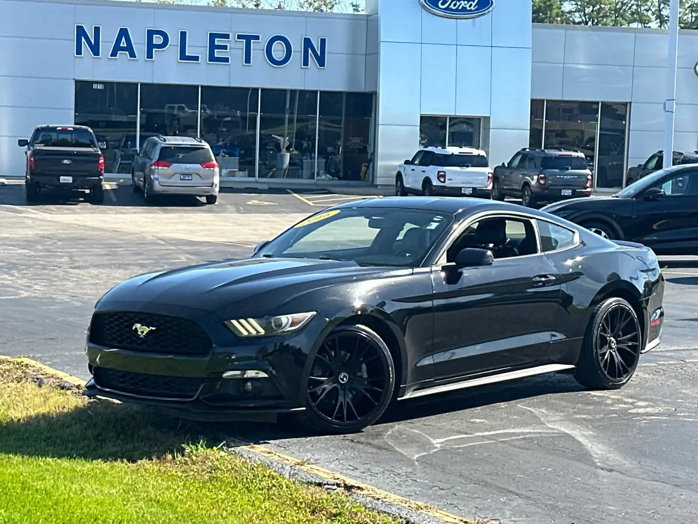 2016 Ford Mustang - $17,990
