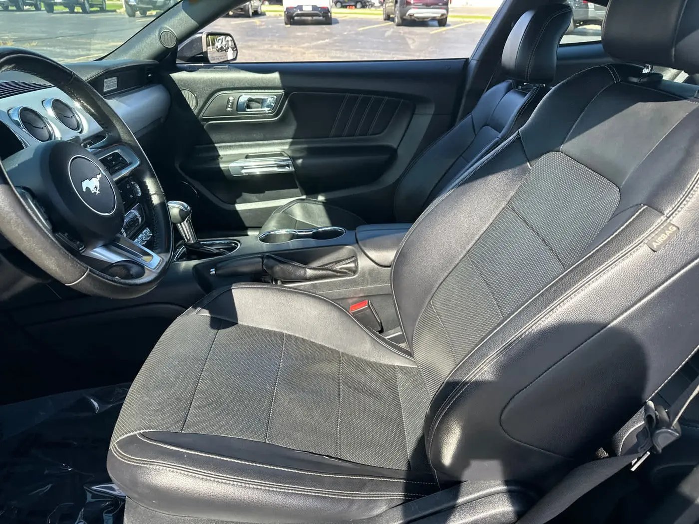 2016 Ford Mustang - $17,990