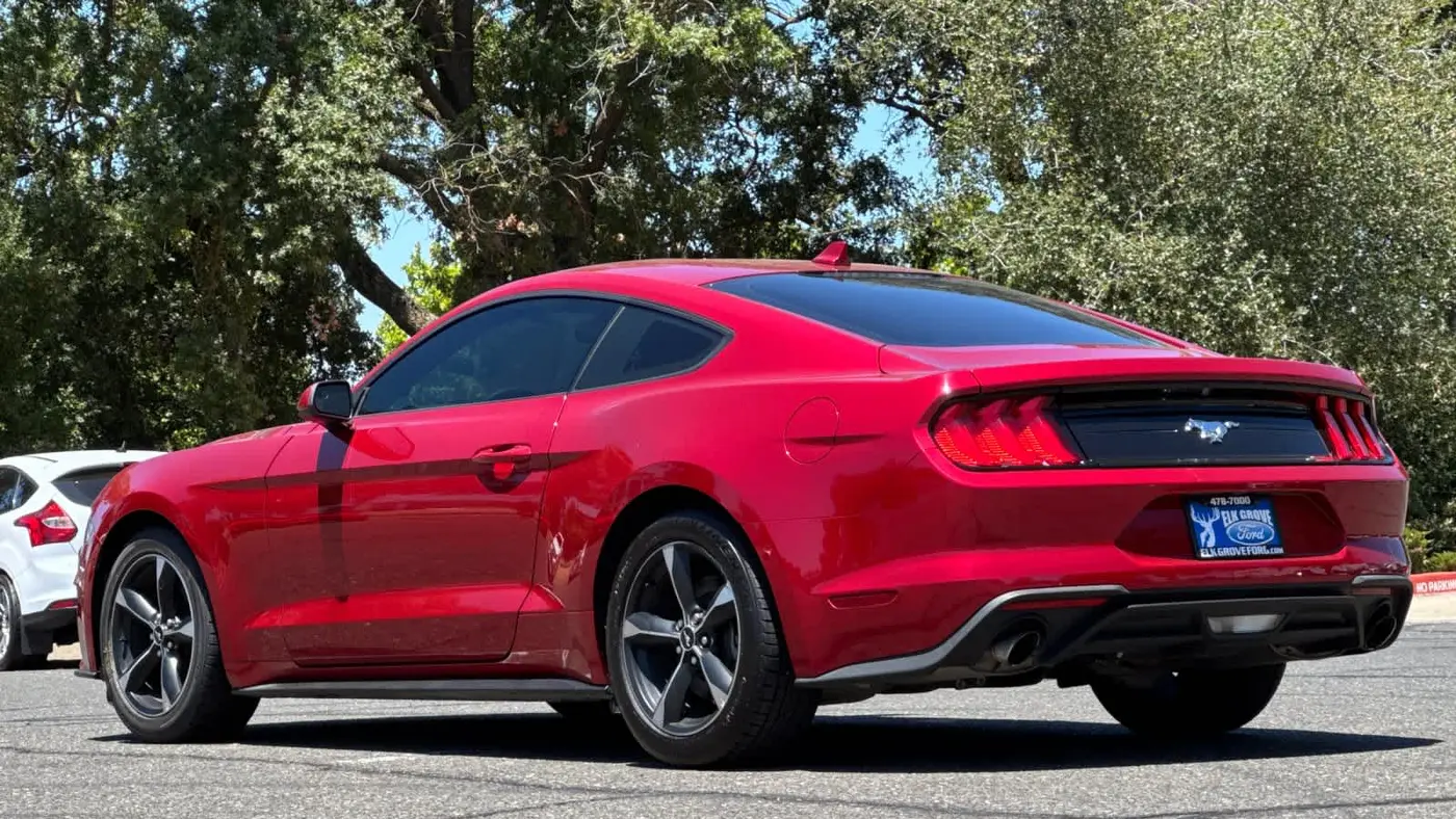 2020 Ford Mustang EcoBoost