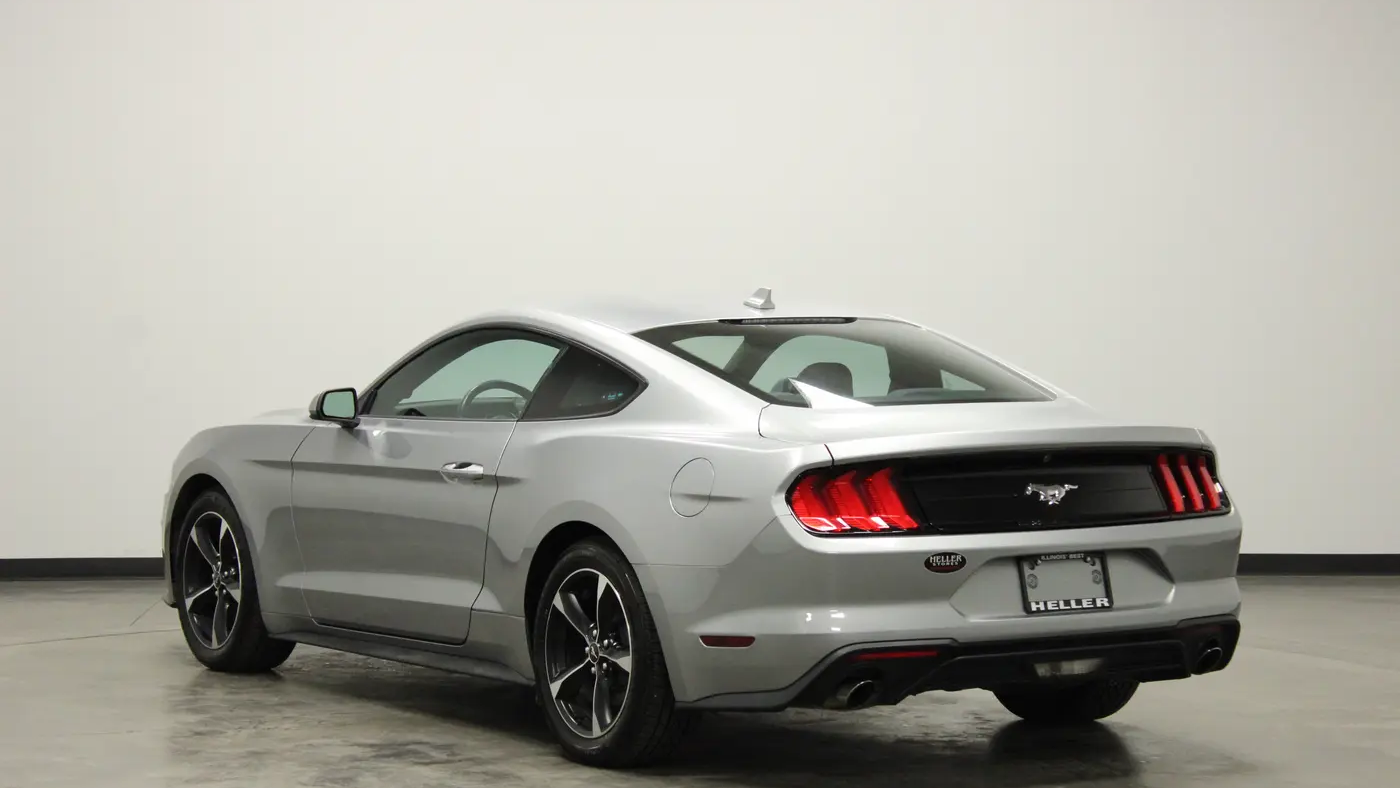 2022 Ford Mustang EcoBoost