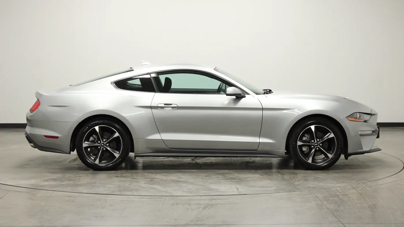 2022 Ford Mustang EcoBoost