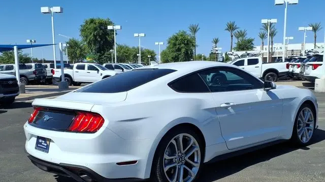 2022 Ford Mustang EcoBoost
