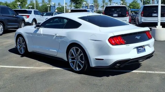 2022 Ford Mustang EcoBoost