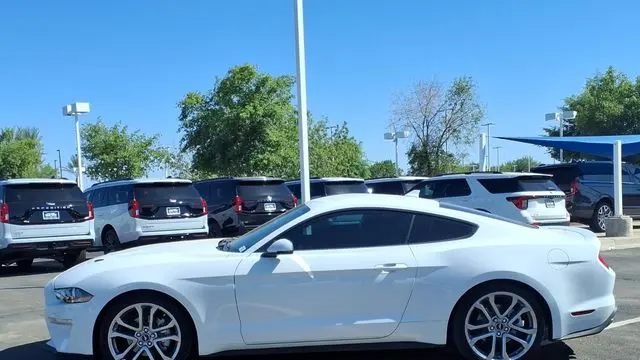 2022 Ford Mustang EcoBoost
