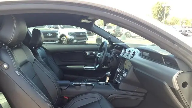 2022 Ford Mustang EcoBoost