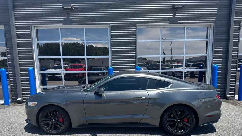 2017 Ford Mustang EcoBoost