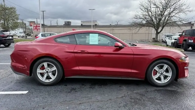 2021 Ford Mustang EcoBoost