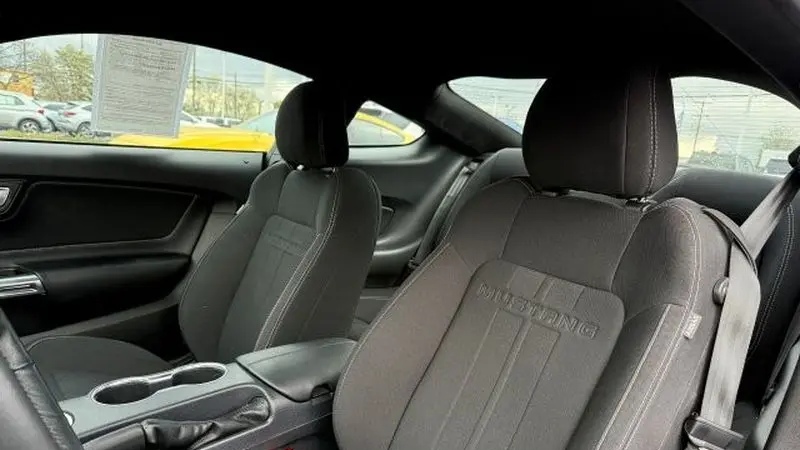 2021 Ford Mustang EcoBoost