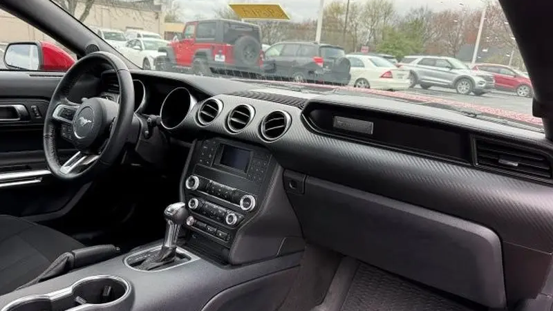 2021 Ford Mustang EcoBoost