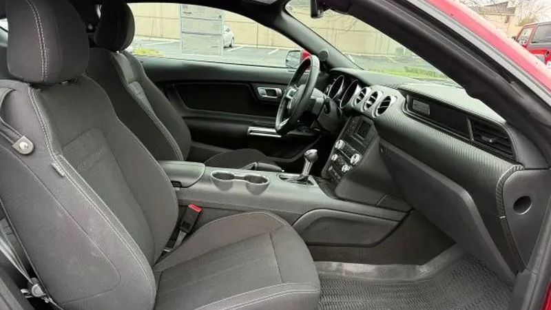 2021 Ford Mustang EcoBoost