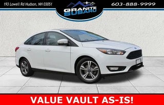 2018 Ford Focus with Oxford White Exterior