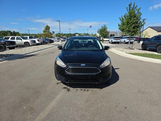 2017 Ford Focus SE — photo 1 of 12