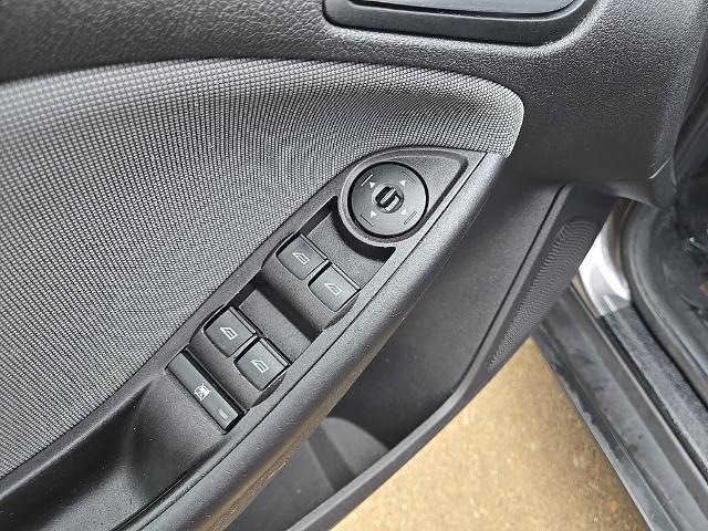 2014 Ford Focus - $8,997