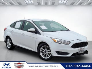 2018 Ford Focus with Oxford White Exterior