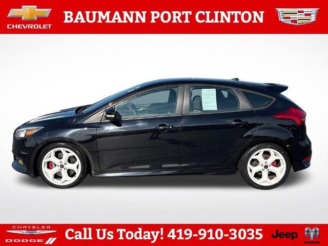 2017 Ford Focus ST — photo 1 of 24