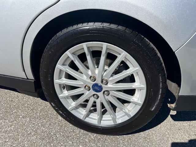 2016 Ford C-MAX - $9,923