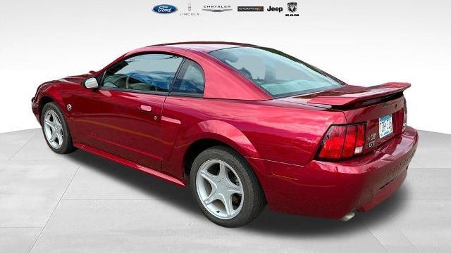 2004 Ford Mustang GT Deluxe