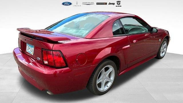 2004 Ford Mustang GT Deluxe