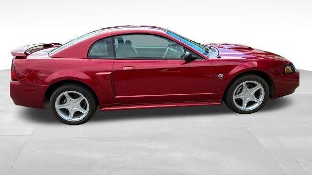 2004 Ford Mustang GT Deluxe