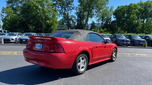 2004 Ford Mustang Deluxe