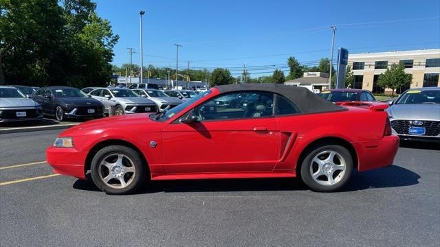 2004 Ford Mustang Deluxe