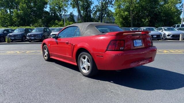 2004 Ford Mustang Deluxe