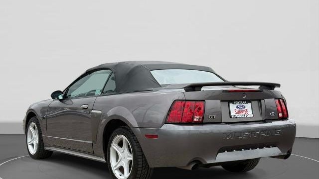 2003 Ford Mustang GT Deluxe