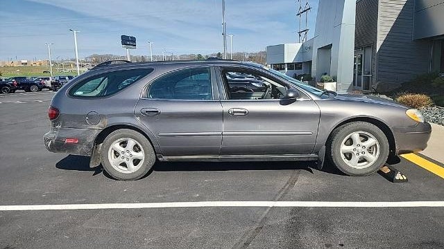 2003 Ford Taurus SE