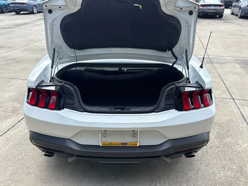 2024 Ford Mustang - $39,000