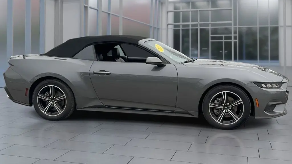 2025 Ford Mustang EcoBoost