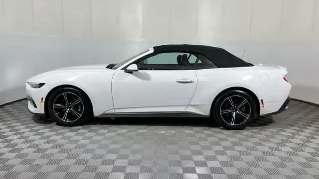 2025 Ford Mustang EcoBoost