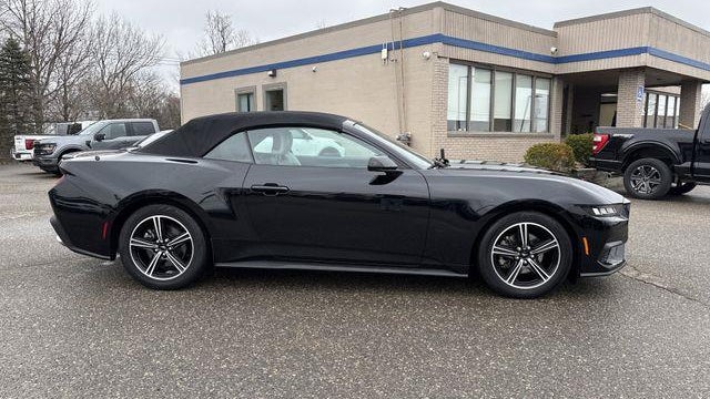 2024 Ford Mustang EcoBoost