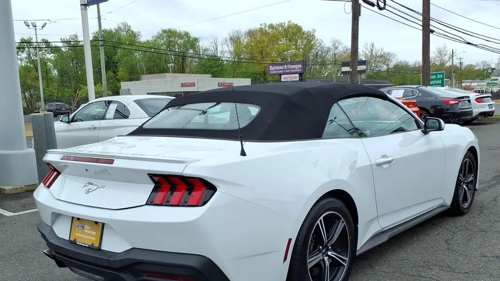 2025 Ford Mustang EcoBoost