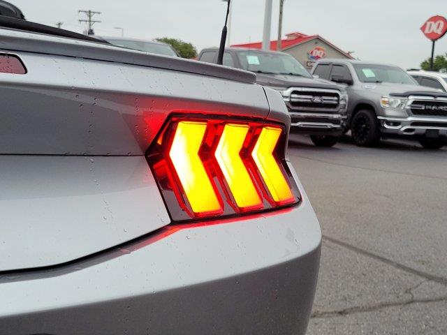 2025 Ford Mustang - $32,495