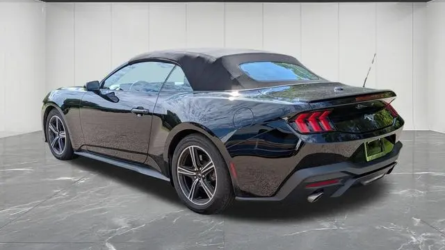 2025 Ford Mustang EcoBoost