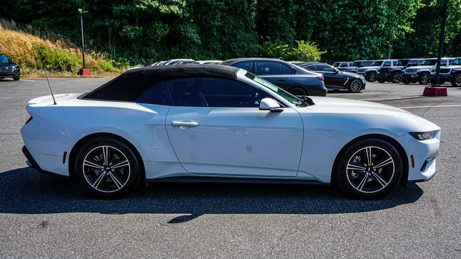 2025 Ford Mustang EcoBoost Premium