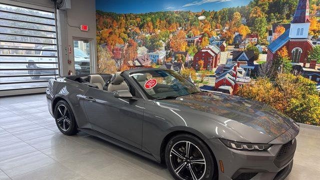 2025 Ford Mustang EcoBoost