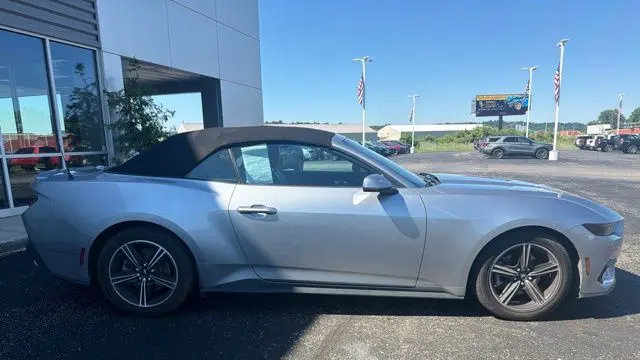 2025 Ford Mustang EcoBoost