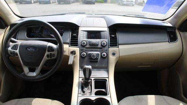 2015 Ford Taurus SE