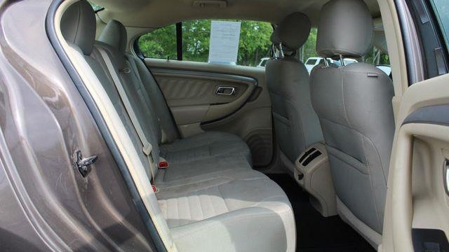 2015 Ford Taurus SE