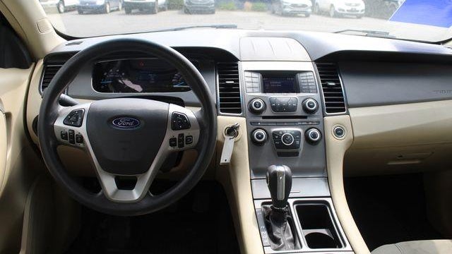 2015 Ford Taurus SE