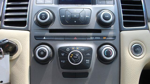 2015 Ford Taurus SE