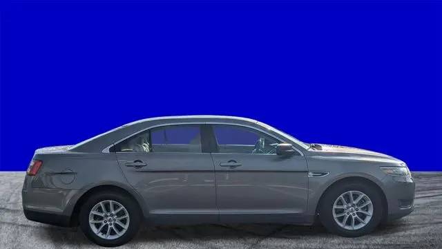 2014 Ford Taurus SE