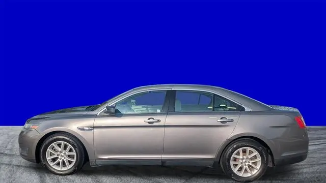 2014 Ford Taurus SE
