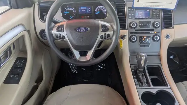 2014 Ford Taurus SE