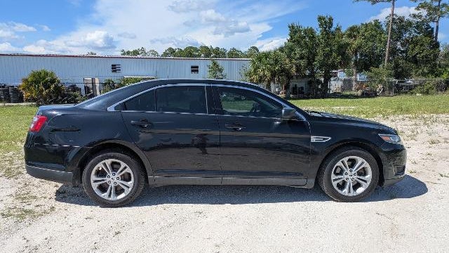 2017 Ford Taurus SE