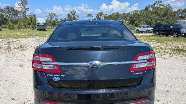 2017 Ford Taurus SE
